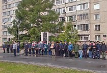 Курганский священник принял участие в митинге в честь Дня пограничника