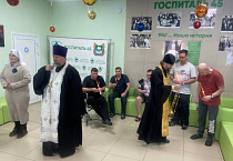 В Кургане священники и сестры милосердия в святочные дни совершили благотворительные визиты