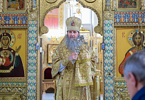 В воскресный день митрополит Даниил совершил Литургию в Александро-Невском соборе Кургана