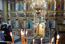 Память протоиерея Григория и матушки Нины почтили в храме микрорайона Смолино